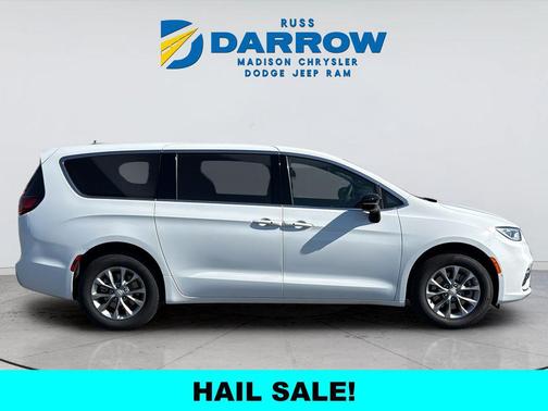 Bright White Clearcoat 2026 Chrysler Pacifica L