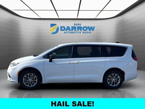 Bright White Clearcoat 2026 Chrysler Pacifica L