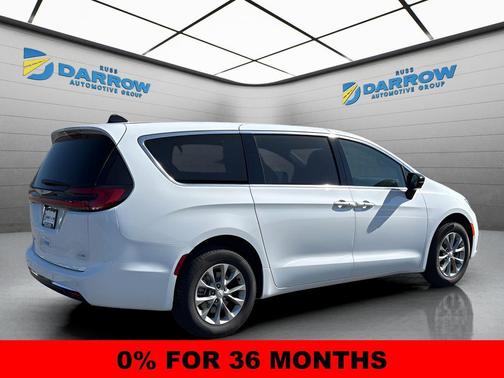 Bright White Clearcoat 2026 Chrysler Pacifica L