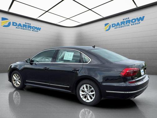 Deep Black Pearl 2017 Volkswagen Passat 1.8T S