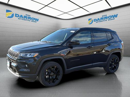 Diamond Black Crystal Pearlcoat 2026 Jeep Compass Latitude