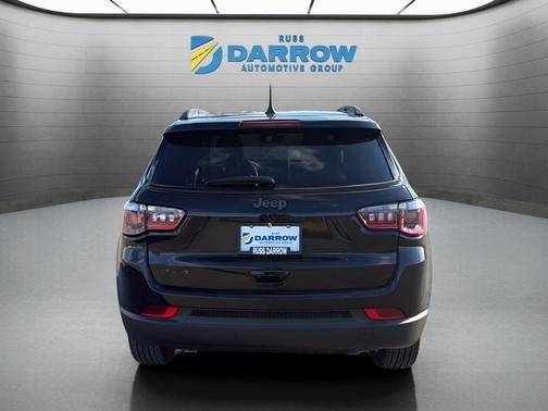 Diamond Black Crystal Pearlcoat 2026 Jeep Compass Latitude