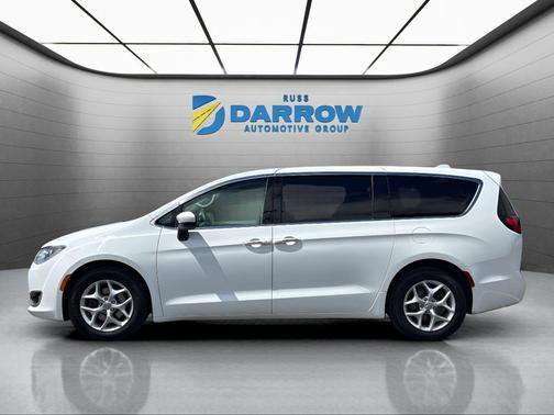 Bright White Clearcoat 2017 Chrysler Pacifica Touring