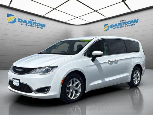 Bright White Clearcoat 2017 Chrysler Pacifica Touring