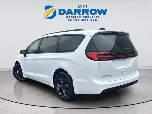 Bright White Clearcoat 2026 Chrysler Pacifica L