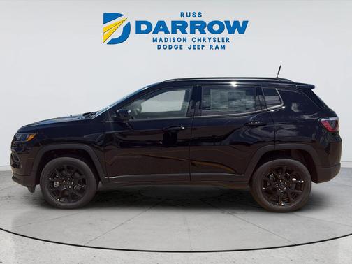 Diamond Black Crystal Pearlcoat 2026 Jeep Compass Sport