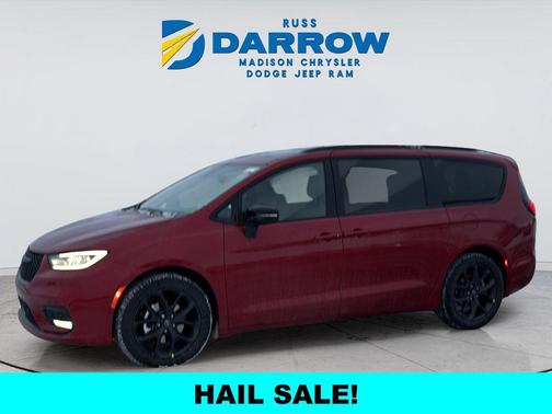 Red Hot Pearlcoat 2026 Chrysler Pacifica Limited