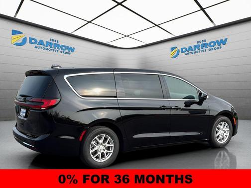 Diamond Black Crystal Pearlcoat 2026 Chrysler Pacifica L