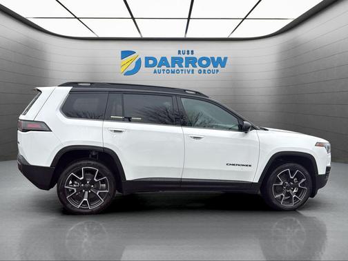 Bright White Clearcoat 2026 Jeep Cherokee Overland