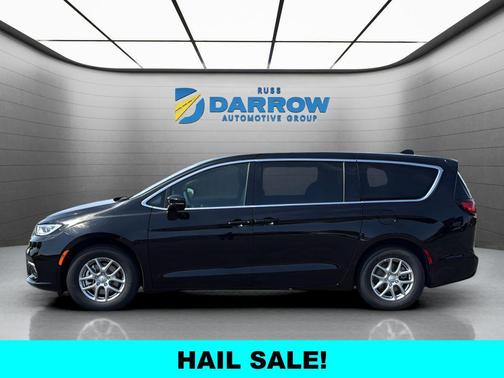 Diamond Black Crystal Pearlcoat 2026 Chrysler Pacifica L