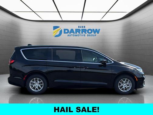 Diamond Black Crystal Pearlcoat 2026 Chrysler Pacifica L