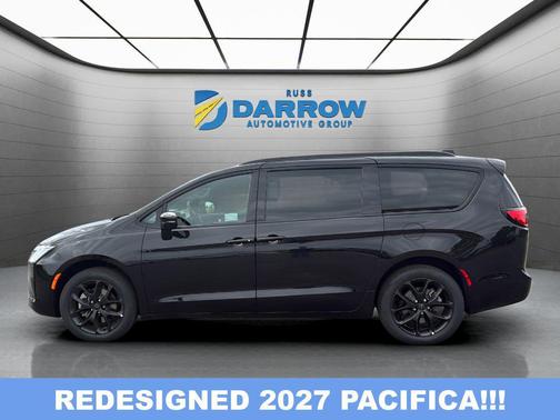 Diamond Black Crystal Pearlcoat 2027 Chrysler Pacifica Limited
