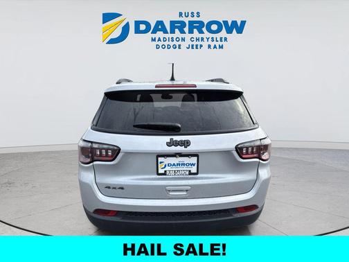 Silver Zynith Metallic Clearcoat 2025 Jeep Compass Latitude