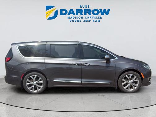 Granite Crystal Metallic Clearcoat 2019 Chrysler Pacifica Limited
