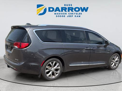 Granite Crystal Metallic Clearcoat 2019 Chrysler Pacifica Limited
