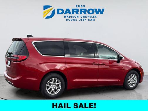 Red Hot Pearlcoat 2026 Chrysler Pacifica L