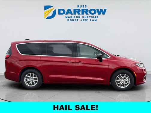 Red Hot Pearlcoat 2026 Chrysler Pacifica L