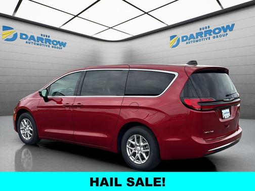 Red Hot Pearlcoat 2026 Chrysler Pacifica L