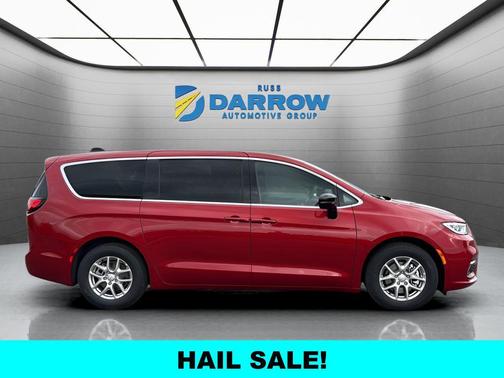 Red Hot Pearlcoat 2026 Chrysler Pacifica L