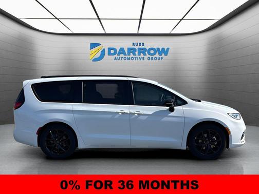 Bright White Clearcoat 2026 Chrysler Pacifica Limited