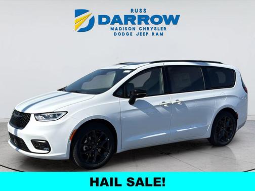 Bright White Clearcoat 2026 Chrysler Pacifica Limited