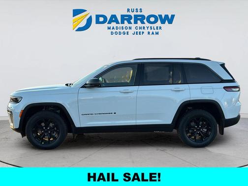 Bright White Clearcoat 2026 Jeep Grand Cherokee Altitude