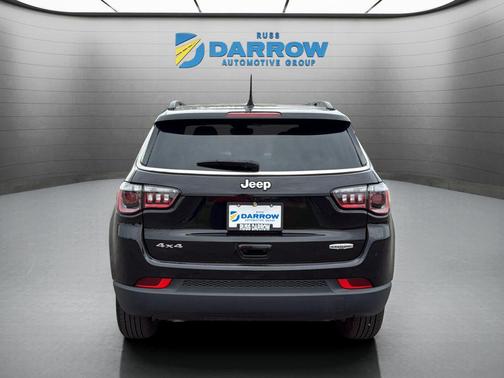 Diamond Black Crystal Pearlcoat 2025 Jeep Compass Latitude