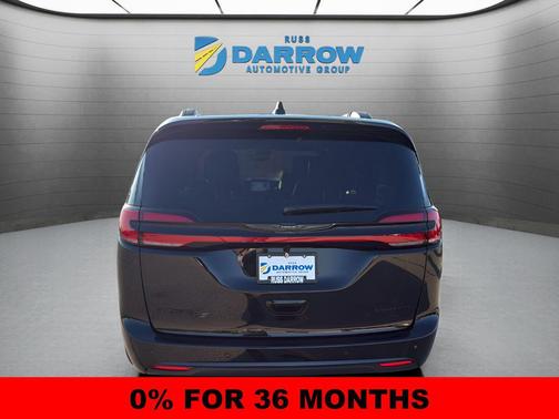 Diamond Black Crystal Pearlcoat 2026 Chrysler Pacifica Limited