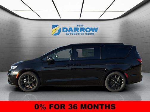 Diamond Black Crystal Pearlcoat 2026 Chrysler Pacifica Limited