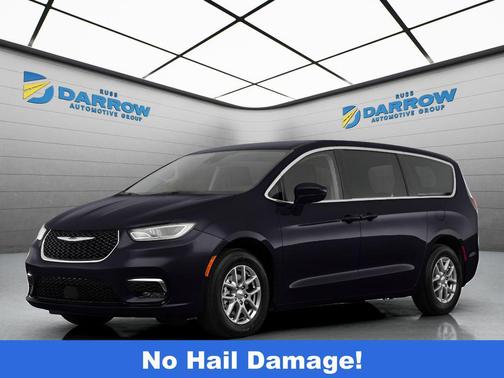 Brilliant Black Crystal Pearlcoat 2023 Chrysler Pacifica Touring L