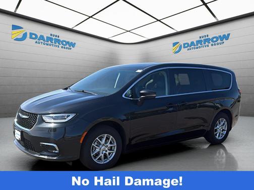Brilliant Black Crystal Pearlcoat 2023 Chrysler Pacifica Touring L