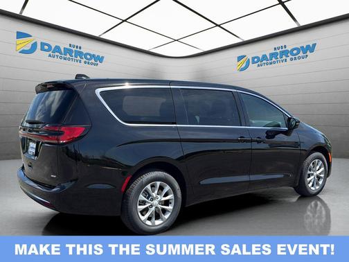 Diamond Black Crystal Pearlcoat 2027 Chrysler Pacifica L