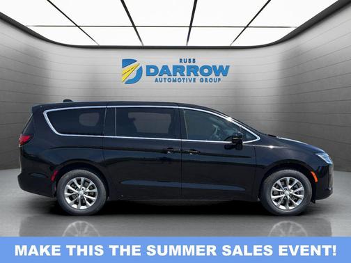 Diamond Black Crystal Pearlcoat 2027 Chrysler Pacifica L