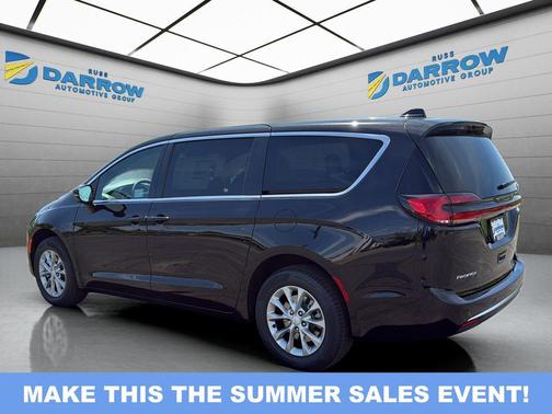 Diamond Black Crystal Pearlcoat 2027 Chrysler Pacifica L