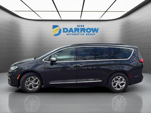 Brilliant Black Crystal Pearlcoat 2023 Chrysler Pacifica Limited
