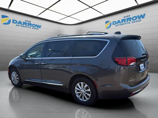 Granite Crystal Metallic Clearcoat 2019 Chrysler Pacifica Touring L