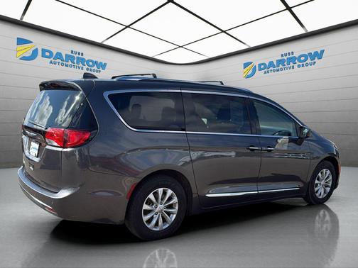 Granite Crystal Metallic Clearcoat 2019 Chrysler Pacifica Touring L