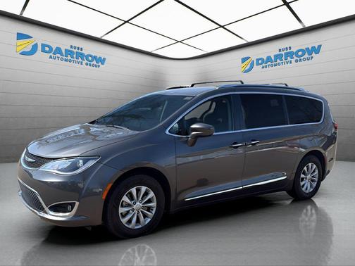 Granite Crystal Metallic Clearcoat 2019 Chrysler Pacifica Touring L