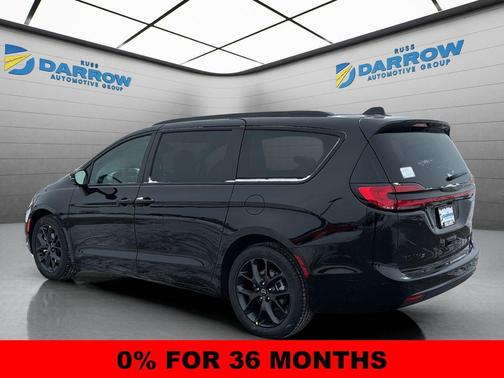 Diamond Black Crystal Pearlcoat 2026 Chrysler Pacifica Limited