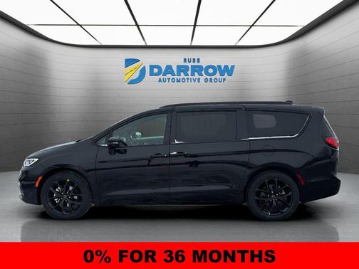 Diamond Black Crystal Pearlcoat 2026 Chrysler Pacifica Limited