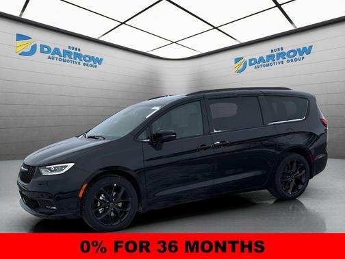 Diamond Black Crystal Pearlcoat 2026 Chrysler Pacifica Limited