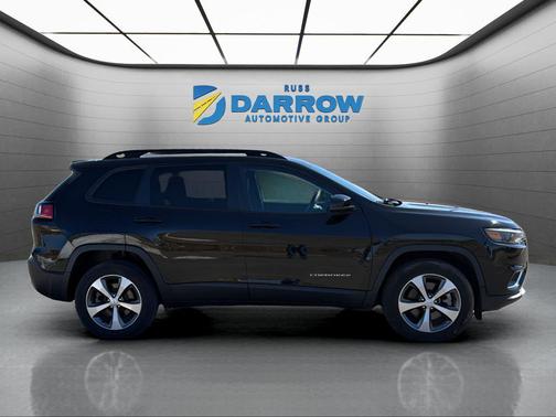 Diamond Black Crystal Pearlcoat 2022 Jeep Cherokee Limited