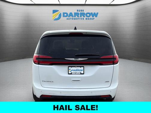 Bright White Clearcoat 2025 Chrysler Pacifica L
