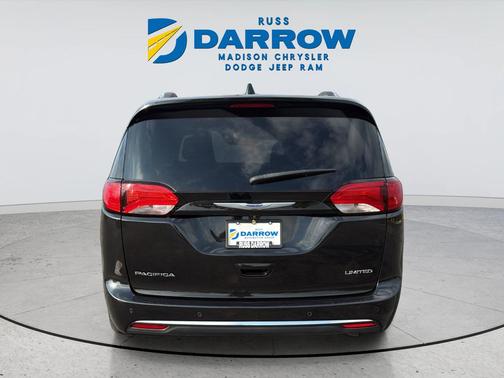 Brilliant Black Crystal Pearlcoat 2019 Chrysler Pacifica Limited
