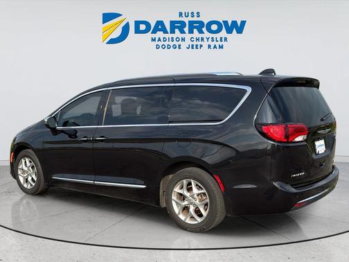Brilliant Black Crystal Pearlcoat 2019 Chrysler Pacifica Limited