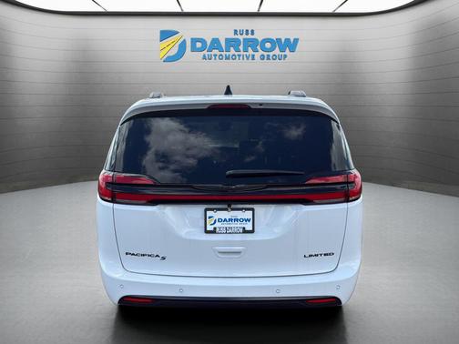 Bright White Clearcoat 2026 Chrysler Pacifica Limited