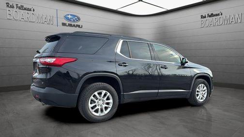 Mosaic Black Metallic 2020 Chevrolet Traverse LT Cloth