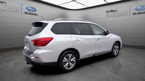 2018 Nissan Pathfinder SV