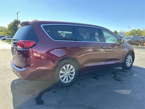 2020 Chrysler Pacifica Touring