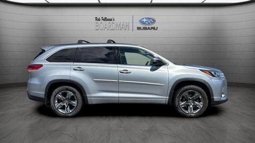 Celestial Silver Metallic 2019 Toyota Highlander Limited Platinum